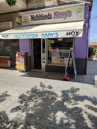 Fotografia tomada fuera de Multitienda Nany's - Comercio en Cáceres, Cáceres