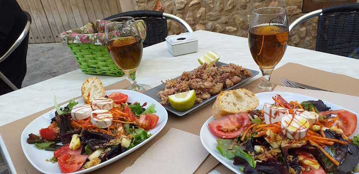 Fotografia tomada fuera de Bar sa Tanca - restaurantes en Estellencs, Baleares