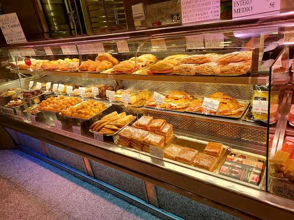 Fotografia tomada fuera de Museo del Jamón - restaurantes en Madrid, Madrid