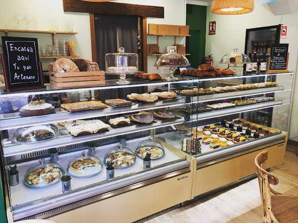 Fotografia tomada fuera de Muss Pastelería Artesanal - Pastelería en Miraflores de la Sierra, Madrid