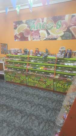 Fotografia tomada fuera de Ñacos Fuentealbilla - Tienda de golosinas en Fuentealbilla, Albacete