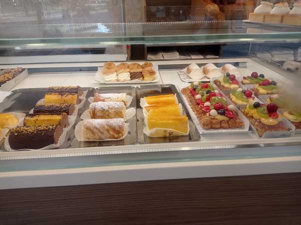 Fotografia tomada fuera de Noguera Pasteleros Sant Narcís - Pastisseria en Girona, Girona