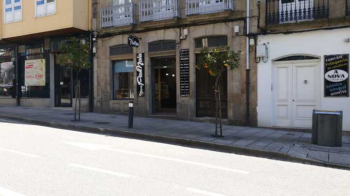 Fotografia tomada fuera de Nova pan Noia - Panadería en Noia, A Coruña