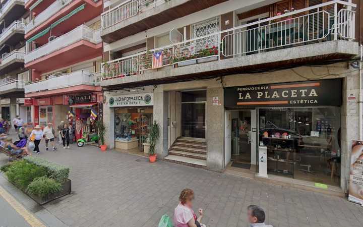 Fotografia tomada fuera de Novantic - Panadería en Calella, Barcelona