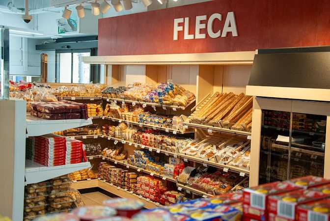 Fotografia tomada fuera de Novavenda - Supermercat Girona - Supermercado en Girona, Girona
