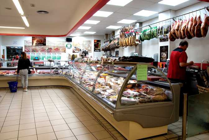 Fotografia tomada fuera de Novavenda - Supermercat Girona - Supermercat en Girona, Girona