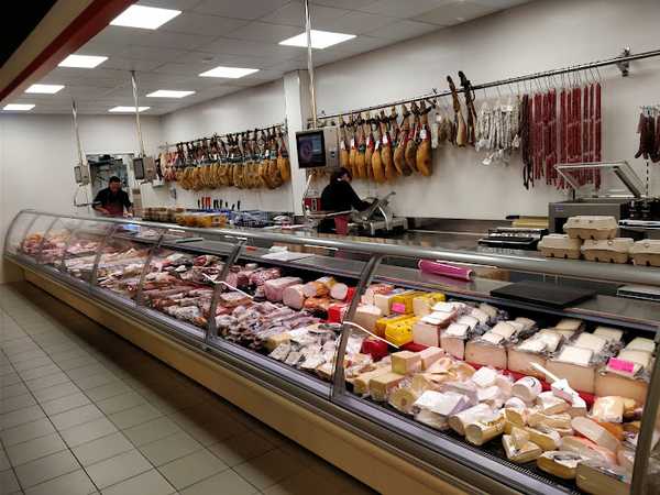 Fotografia tomada fuera de Novavenda - Supermercat Girona - Supermercat en Girona, Girona