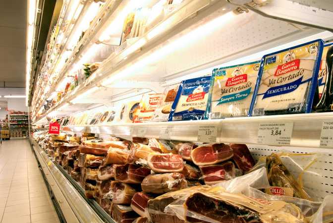 Fotografia tomada fuera de Novavenda - Supermercat La Jonquera - Supermercado en La Jonquera, Girona
