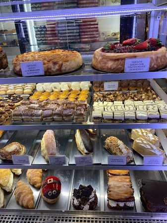 Fotografia tomada fuera de Nunos - Pastelería en Madrid, Madrid