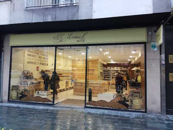 Fotografia tomada fuera de O Colmado da Vila Santiago - Tienda de alimentos naturales en Santiago de Compostela, A Coruña