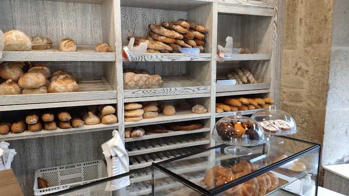 Fotografia tomada fuera de O Forno de Velo - Panadería en Padrón, A Coruña