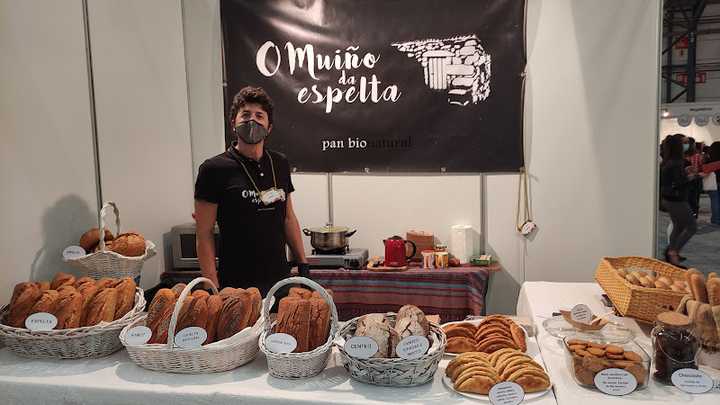 Fotografia tomada fuera de O Muiño da espelta - Panadería en ES, Pontevedra