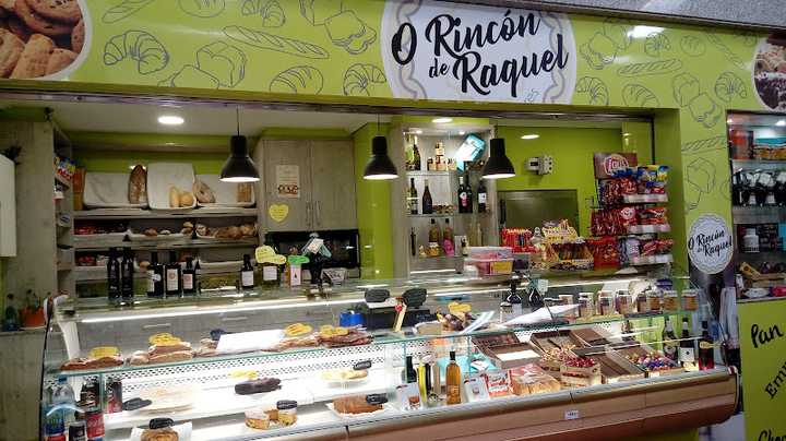 Fotografia tomada fuera de O Rincon de Raquel - Panadería en Ferrol, A Coruña