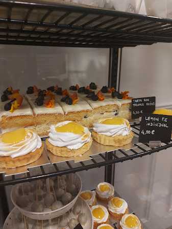 Fotografia tomada fuera de Obrador de Pastelería La Matilde - Pastelería en Alovera, Guadalajara