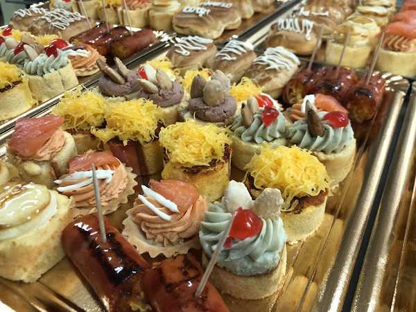 Fotografia tomada fuera de Obrador hermanos Ferrer - Pastelería en Granada, Granada