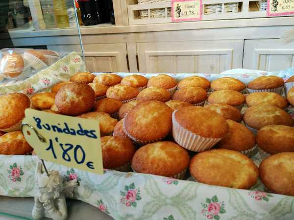 Fotografia tomada fuera de Obrador panadería Bellapan - Panadería en Santander, Cantabria