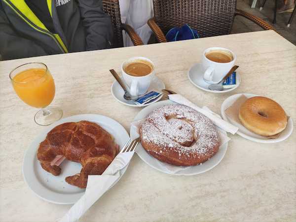 Fotografia tomada fuera de OhLaLa - cafeterías en Mahón, Baleares