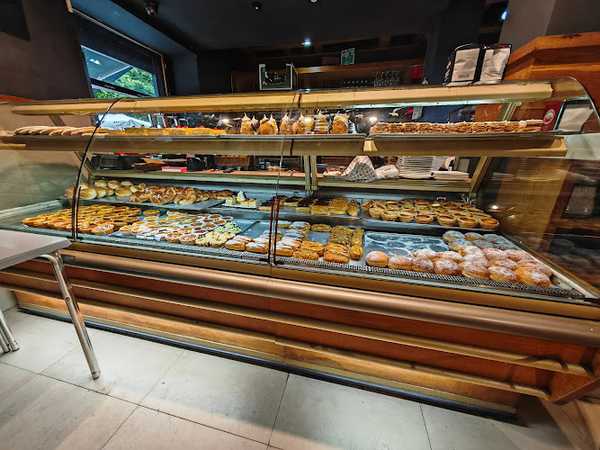 Fotografia tomada fuera de Omago kafetegia - cafeterías en Bermeo, Bizkaia