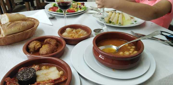 Fotografia tomada fuera de Oro Negro - bares en Sargentes de la Lora, Burgos