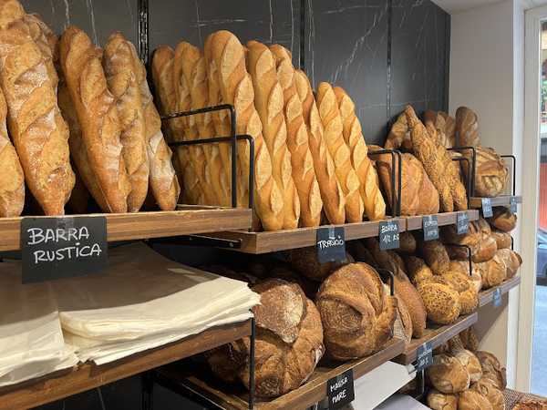 Fotografia tomada fuera de Pa i salut - Panadería en Valls, Tarragona