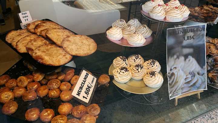 Fotografia tomada fuera de Pa Natural - Panadería en Sabadell, Barcelona