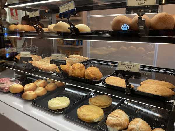 Fotografia tomada fuera de Pa´lante Panadería Colombiana León - Panadería en León, León