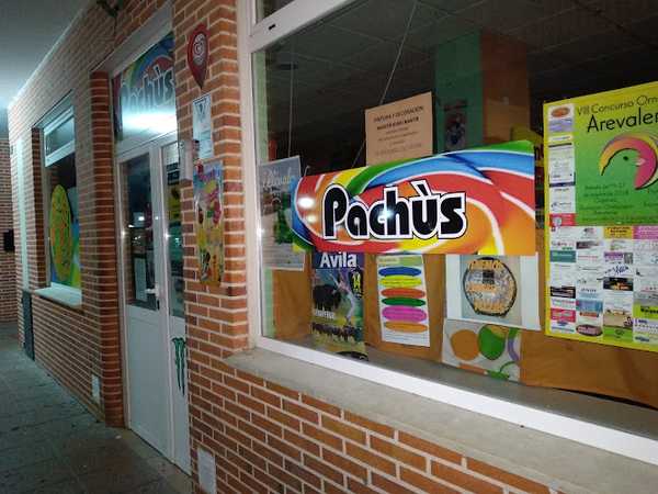 Fotografia tomada fuera de Pachus - Tienda de golosinas en Arévalo, Ávila