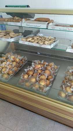 Fotografia tomada fuera de Pan & Pastas Loli - Panadería en Aspe, Alicante