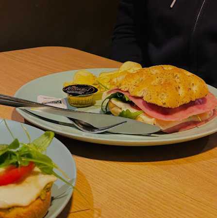 Fotografia tomada fuera de Pan con alma - cafeterías en Arganda del Rey, Madrid