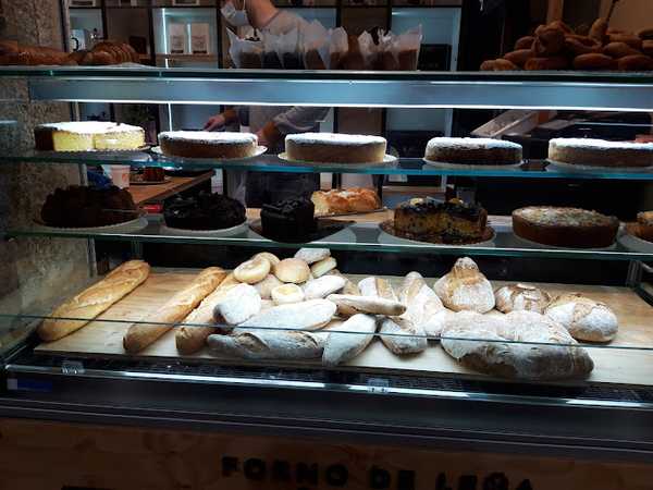 Fotografia tomada fuera de Pan de Carballo - Panadería en Santiago de Compostela, A Coruña