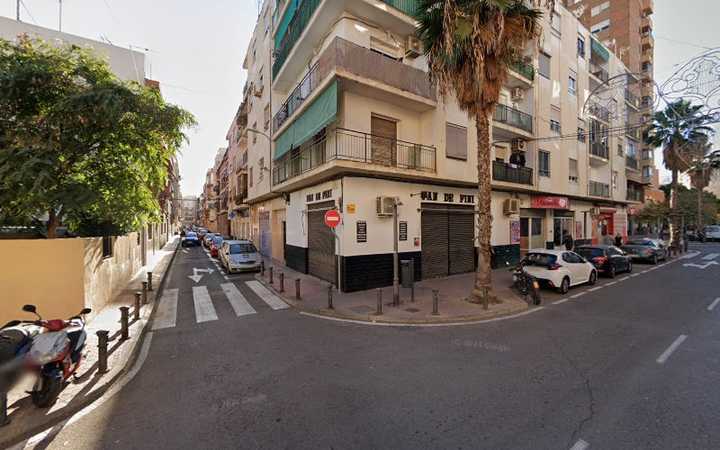 Fotografia tomada fuera de Pan de Fini - Panadería en Alicante, Alicante