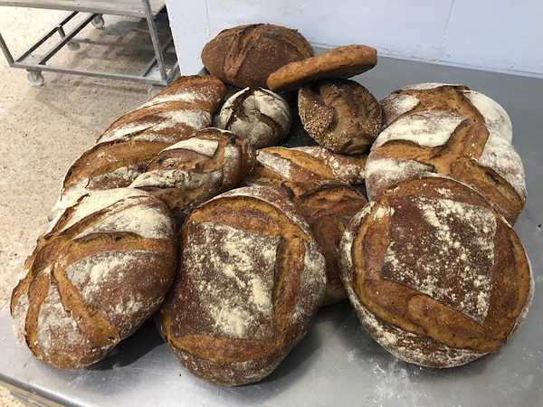 Fotografia tomada fuera de Pan de panes Avival SL - Panadería mayorista en Ávila, Ávila