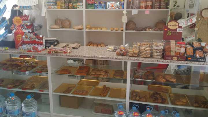 Fotografia tomada fuera de Pan Y Alimentación Diego - Panadería en Águilas, Murcia