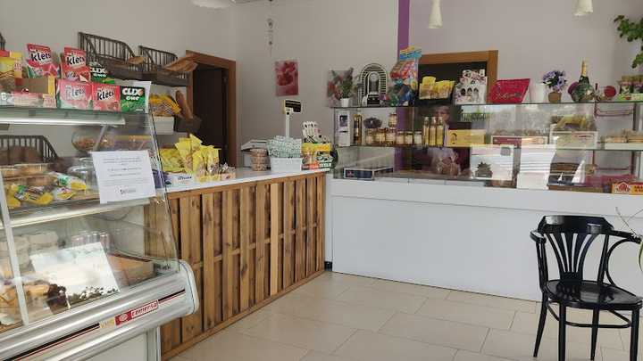 Fotografia tomada fuera de Pan y Dulces Anabel - Panadería en Albacete, Albacete