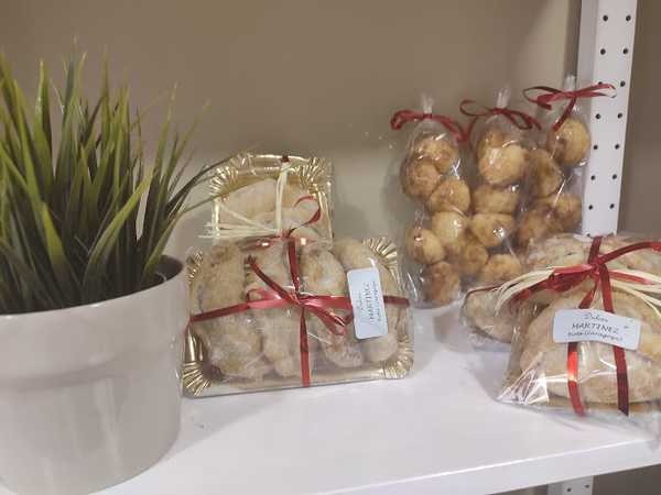 Fotografia tomada fuera de Pan y Dulces Martínez. - Panadería en Biota, Zaragoza