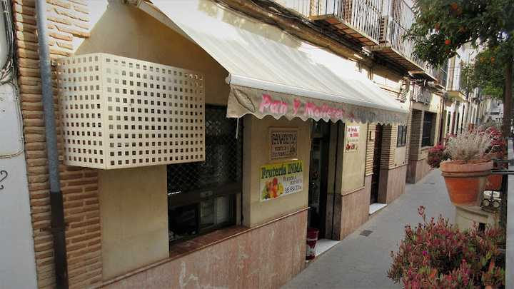 Fotografia tomada fuera de Pan Y Molletes Union Panadera - Panadería en Archidona, Málaga