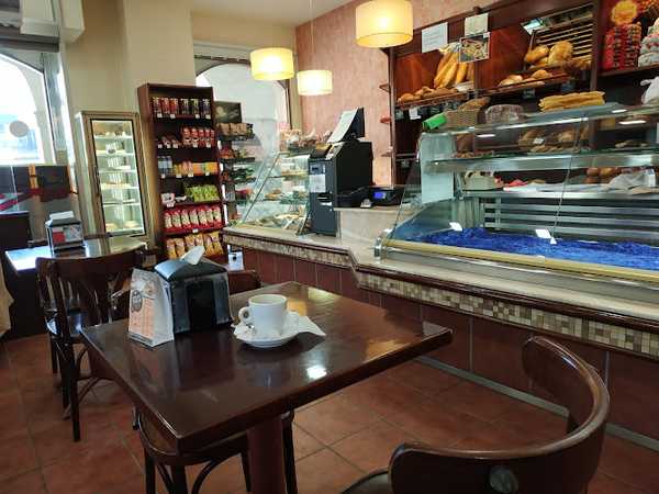 Fotografia tomada fuera de PAN Y PASTELERÍA MARQUÈS SL - Pastisseria en Almacelles, Lleida