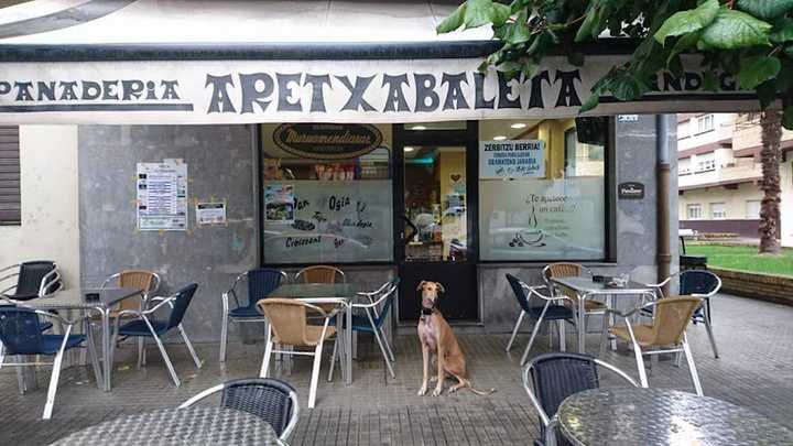 Fotografia tomada fuera de Panaderia - Panadería en Aretxabaleta, Gipuzkoa