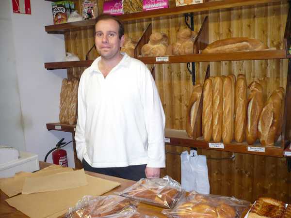 Fotografia tomada fuera de Panadería Chisclay - Panadería en Loarre, Huesca