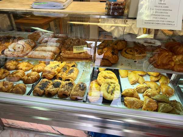 Fotografia tomada fuera de PANADERÍA “Puerto Ifach”. - Bakery en Calp, Alicante