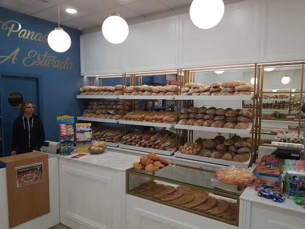 Fotografia tomada fuera de Panadería A Estivada - Panadería en ES, Lugo