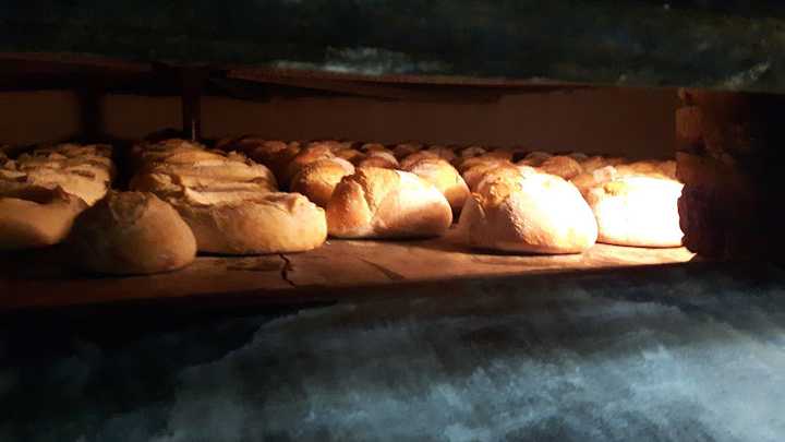 Fotografia tomada fuera de PANADERIA A'NOVA - Panadería en Vilalba, Lugo