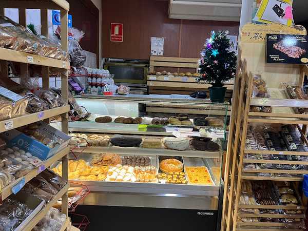 Fotografia tomada fuera de Panadería Alimentación del Rosario - Panadería en Arganda del Rey, Madrid