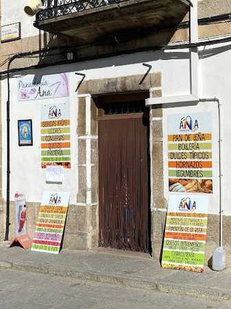 Fotografia tomada fuera de Panadería Ana - Panadería en Hervás, Cáceres