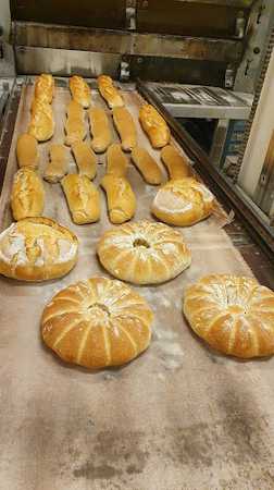 Fotografia tomada fuera de Panaderia Angora - Panadería en Fuenmayor, La Rioja
