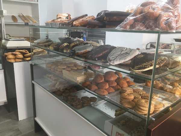 Fotografia tomada fuera de Panadería Antonio Solana - Panadería en Granada, Granada