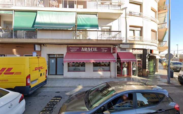Fotografia tomada fuera de Panadería Aracil Soqueta - Panadería en Sant Joan d'Alacant, Alicante