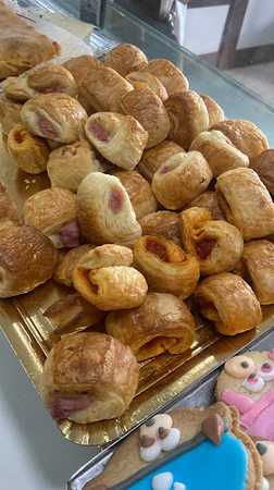 Fotografia tomada fuera de Panaderia Artesana Vicente - Panadería en El Escorial, Madrid