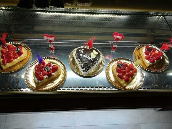 Fotografia tomada fuera de Panaderia Artesanal M.Mengual - Panadería en Anna, Valencia