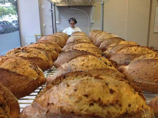 Fotografia tomada fuera de Better Pan, horno artesano de hoy - Panadería en Alicante, Alicante